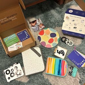 Lovevery Looker play kit 0-12 weeks - used with all parts!